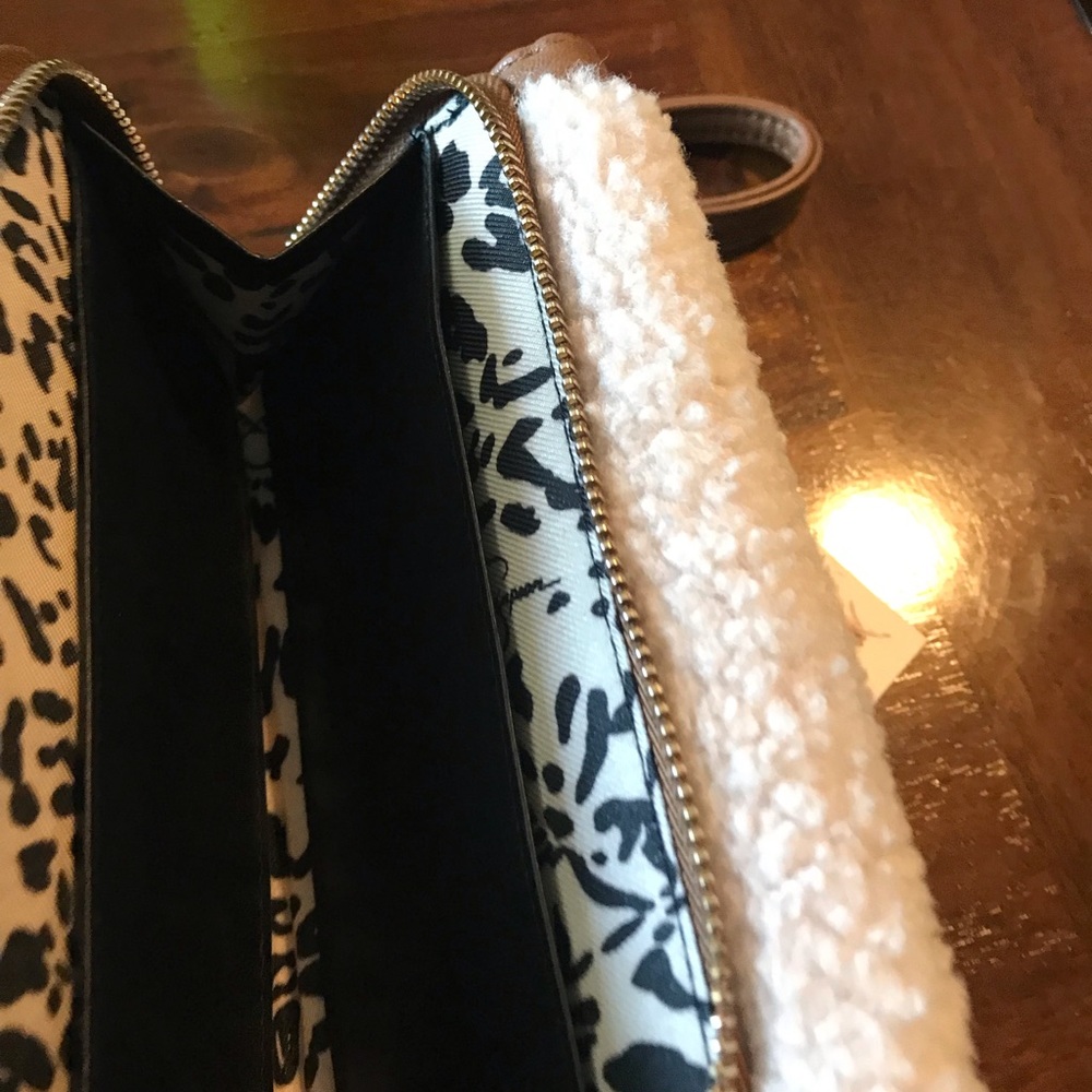 Jessica Simpson Wristlet Wallet nwt - Picture 3 of 3
